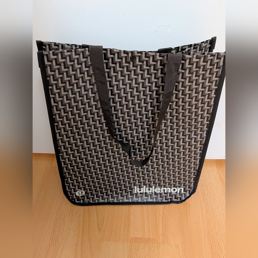 Lululemon Black and Gray Tote Bag
